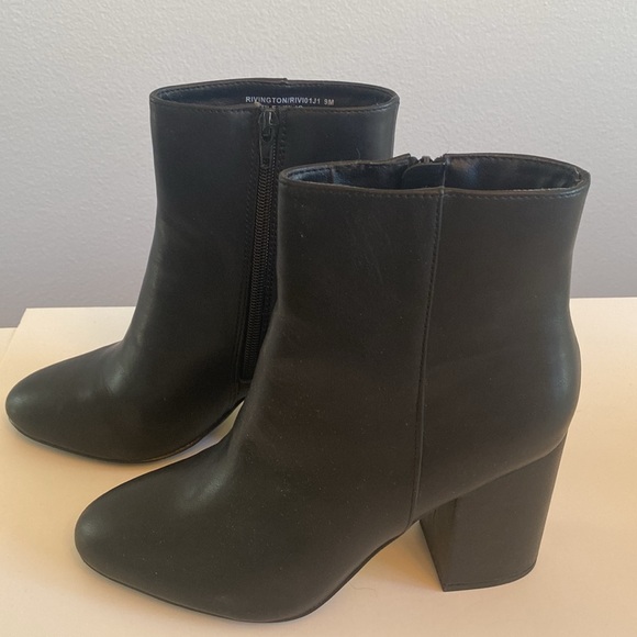 Madden Girl Rivington Ankle Boots Almond Toe Chunky Heel Black Size 9 New In Box - Picture 4 of 8